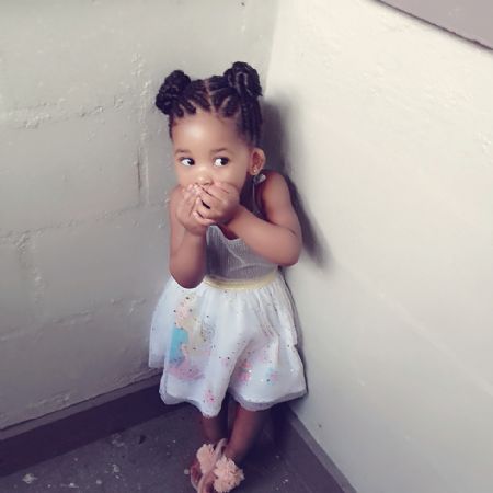 Zandile - ID: 140987