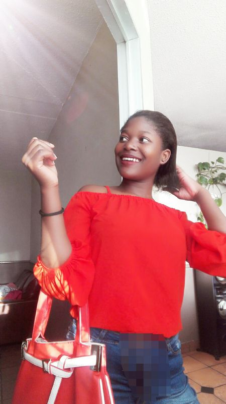 Ayanda - ID: 154777