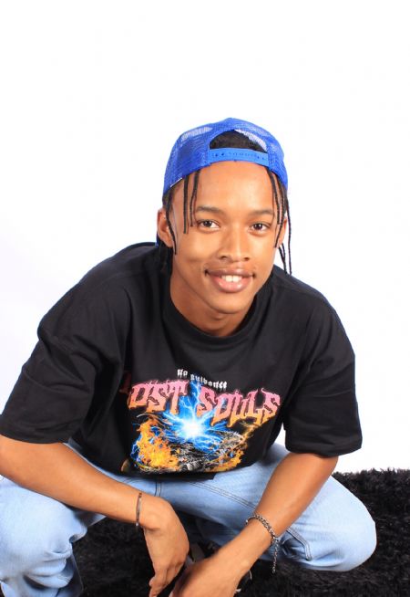 Sanele - ID: 16261 - 658879