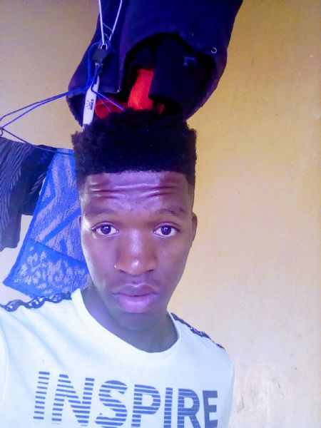 Xolani daniel - ID: 214155