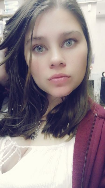 Veronique - ID: 250546
