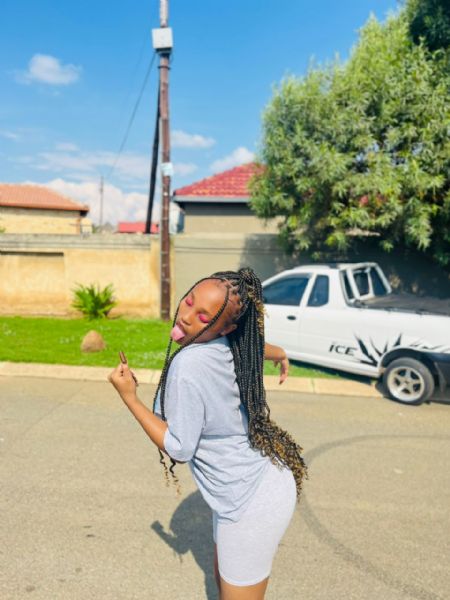 Dineo - ID: 356636 - 675300