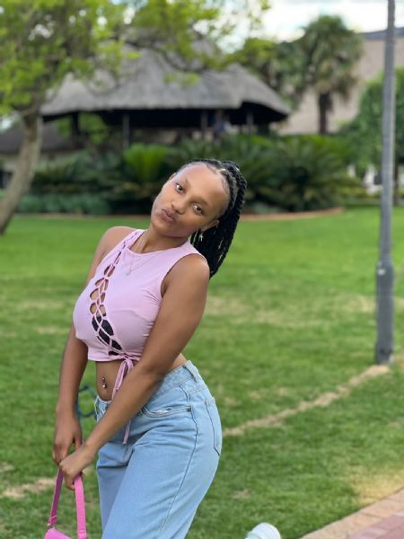 Dineo - ID: 356636 - 675301