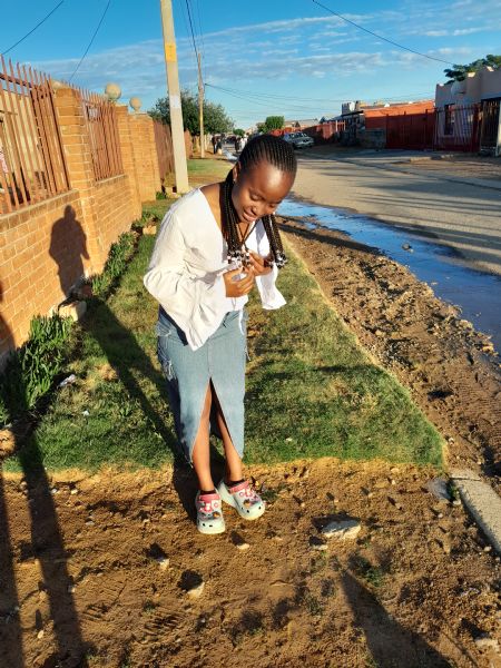 Relebohile - ID: 357623 - 676870