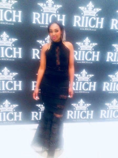 Phindi - ID: 373404 - 698385