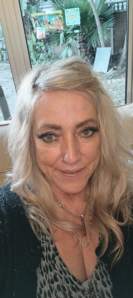Stephanie - ID: 398885 - 734601