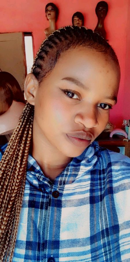 Ayanda - ID: 399066