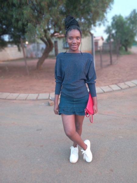 Palesa - ID: 402713 - 733439