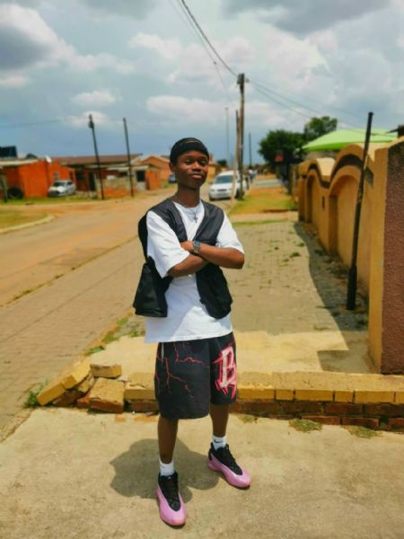 Nhlanhla - ID: 582148 - 825664