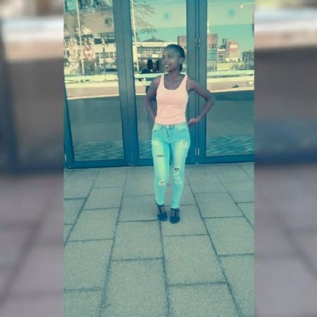 Samkelisiwe - ID: 73642