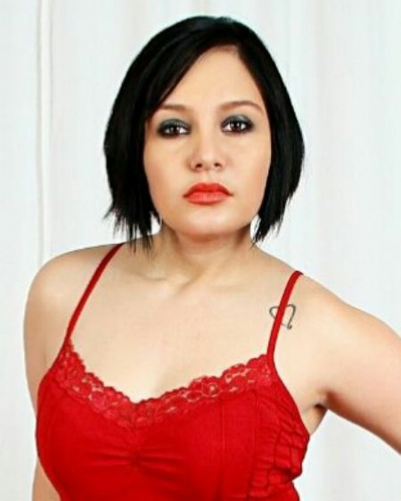 Lucinda - ID: 98547